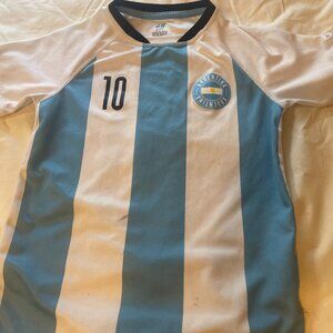 H&M 5 Soccer jerseys. size 7-8-10
